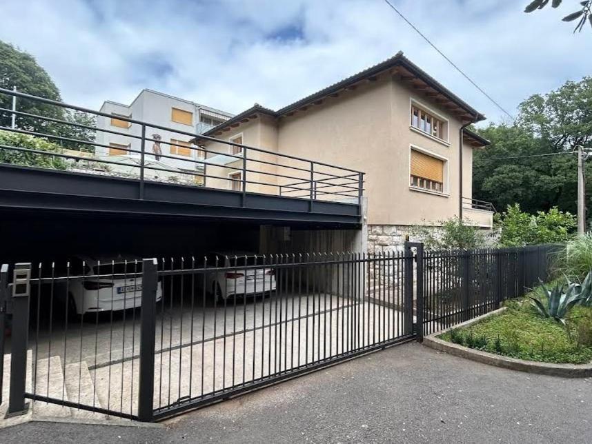 Apartman Villa Pecine 里耶卡 外观 照片